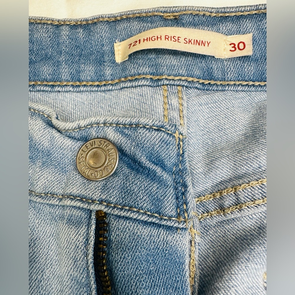 Levi's Sky Blue High Rise Women's Jeans - Picture 3 of 11